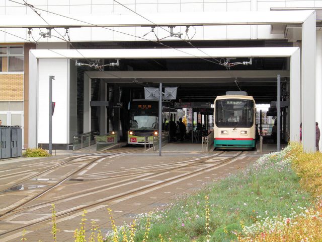 富山駅南口から北口ライトレール方面（2019年10月26撮影）
