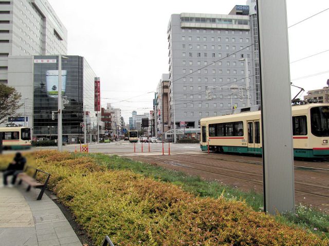 富山駅前の地鉄市内線の（2019年10月26撮影）